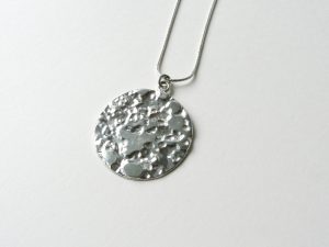 CHN42 Medium Etched Disc Pendant