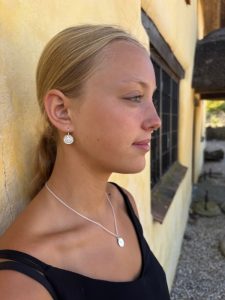 CHE65 Radiant Diamond Wired Earrings